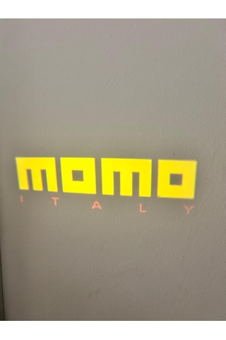 Momo Araçlar İçin Pilli Yapıştırmalı Kapı Altı Led Logo-projektör