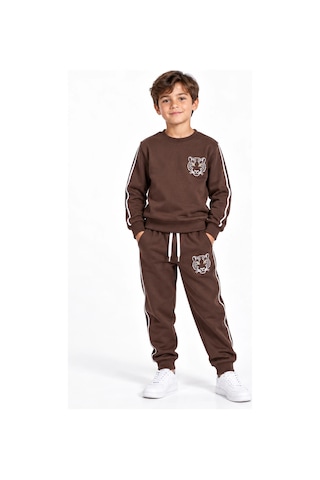 Rony Pony Kids Kahverengi 3 İplik Erkek Çocuk Eşofman Takımı Kaplan Nakışlı Biyeli Sweatshirt Ve Jogger Alt Rony Pony Kids Kahverengi 3 İplik Erkek Çocuk Eşofman Takımı Kaplan Nakışlı Biyeli Sweatshirt Ve Jogger Alt