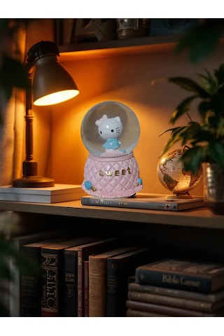 Sevdiklerinizi Mutlu Edecek Sihirli Hediye Seti: Hello Kitty Kar Küresi, Masa Lambası Ve Müzikli Takı Kutusu 001