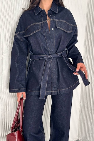 Kadın Kuşaklı Denim Pantolon & Ceket Takımı Modern & Güçlü Siluet Lacivert