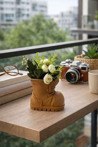 Bot Tasarımlı Dekoratif Saksı Masa Üstü Saksı Ev Balkon Dekorasyonu Hediye Alternatifi