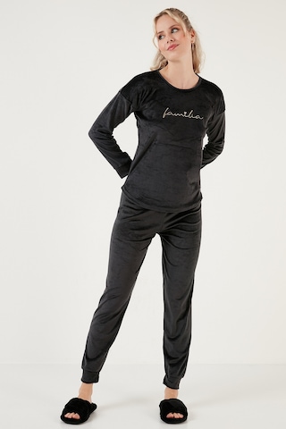 Lela Regular Fit Yumuşak Dokulu Kadife Bayan Pijama Takımı 6094200W4 Siyah