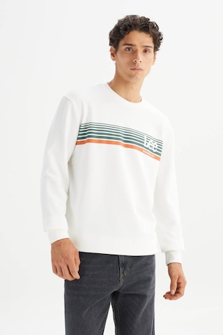 Lee Regular Fit Kırık Beyaz Erkek Sweatshirt L2520099102 Beyaz