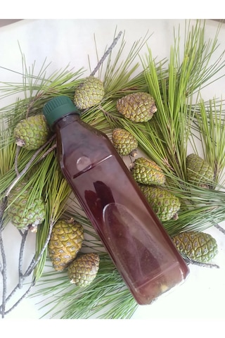Yavuzca Çiftliği Odun Ateşinde Çam Kozalağı Şurubu 650 ML