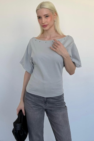 Madmext Boyalı Gri Off Shoulder Metal Detaylı Kadın Bluz Mg2671