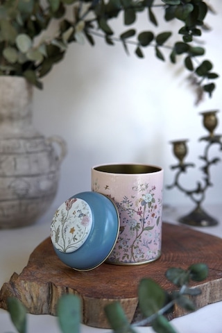 Flora Pink Desenli Yuvarlak Metal Saklama Kabı, 9 X 11 Cm, 0,6 Lt Desenli