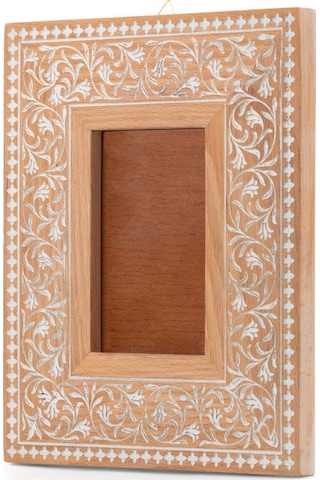 Çiçek Desenli Ahşap Fotoğraf Çerçevesi