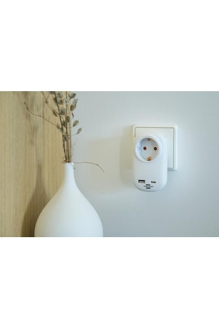 Brennenstuhl Premium Serisi Tek Soketli 18w Hızlı Şarj Özellikli 1 Typ-c + 1 Usb' Li Şarj Korumalı Priz