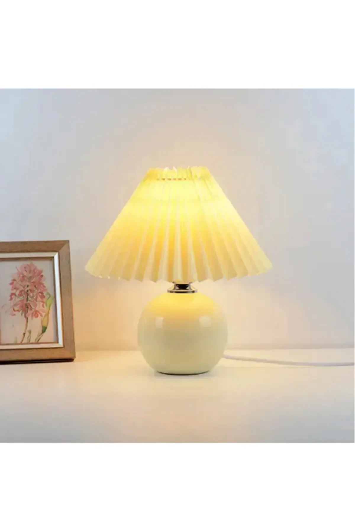 Vintage Pileli Seramik Komidin Yatak, Oturma, Çocuk Odası Çalışma Masası Ve Gece Lambası KREM RENK