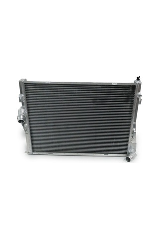 R2p Bmw E92 M3 Performans Radyatör