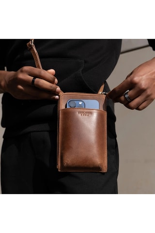 Berliner Bags Kim Deri Cep Telefonu Çantası, Küçük Crossbody, Unisex, Cüzdanlı Omuz Çantası Kahverengi