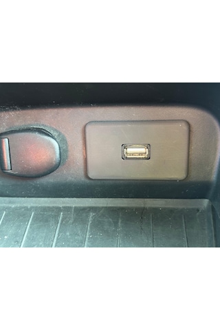Renault Clio 4 Captur Usb Bağlantı Kapağı / Aksesuar Kapağı / Priz Kapağı 1