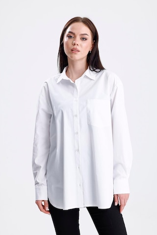 Sweetness Kadın Beyaz Oversize Likralı Pamuklu Cepli Uzun Kol Gömlek Beyaz