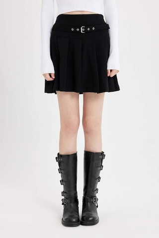 Defacto Yüksek Bel Basic Düz Kemerli Pileli Siyah Mini Etek D4470AX24AUBK27 Siyah