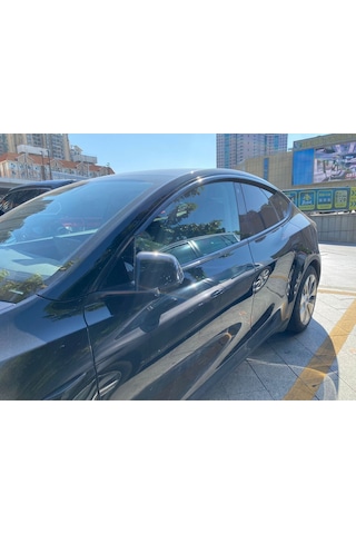 Tesla Model Y 2019-2024 Arası Uyumlu Cam Rüzgarlık 4 Lü Set Siyah Şık Ve Fonksiyonel Tasarım