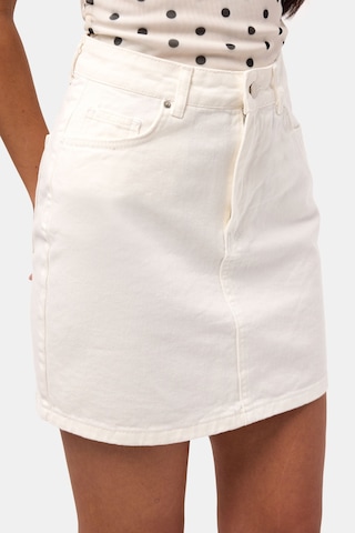 Itsbasic Kadın Kırık Beyaz 7s6-101 Straight Mini Denim Etek