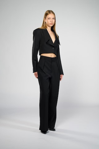 Kadın Siyah Geniş Yaka Crop Blazer Siyah