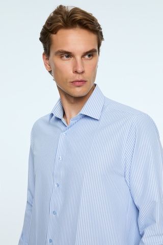 Morven Erkek A. Mavi Polyester Trend Çizgili Dynamic Fit Sert Yaka Gömlek 26mc004070311 A. Mavi