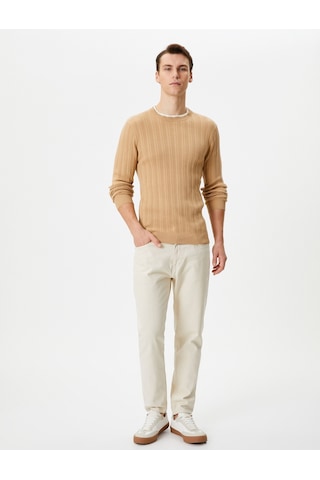 Koton Slim Fit Kazak Triko Dokulu Yaka Detaylı Uzun Kollu Bej 4wam70063ht Ekru