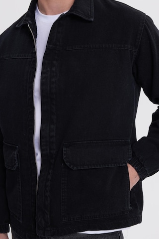 Tudors Erkek Relax Fit Rahat Kesim Çift Cep Denim Siyah Kot Mont Gömlek-42021 Siyah