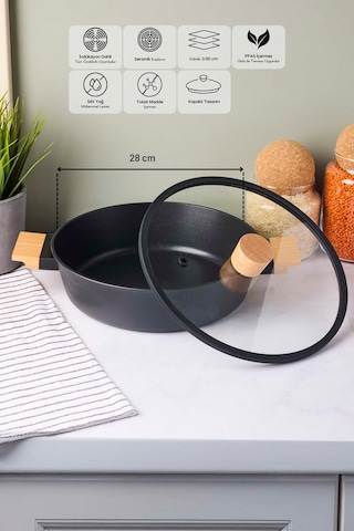 Cookwood Black İndüksiyon Tabanlı Ahşap Kulplu Kapaklı Seramik Basık Tencere 28 Cm Sıyah Siyah