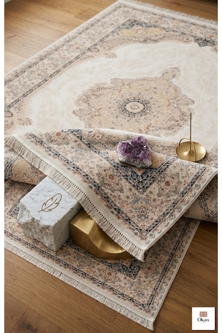 Royal Heritage Exclusive: Sanat Eseri Dokusunda Fildişi Altın Salon Halısı Bej