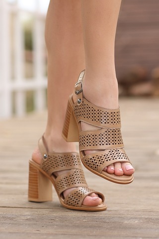 Hakiki Deri Kalın Bantlı Hasır Tipi Delikli Desen Ortopedik Kalın Topuklu Kadın Ayakkabı Kahverengi