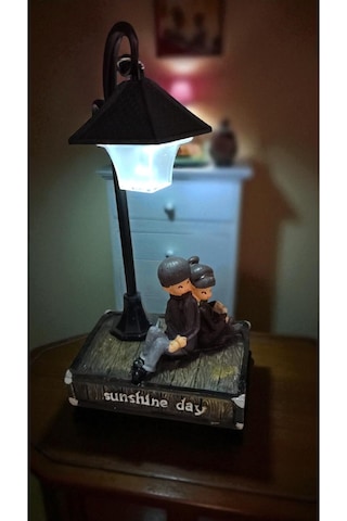 Sevdiklerinize Çok Şık Bir Işıklı Çift Biblo Ürün Boyutu En:8cm Boy:17cm