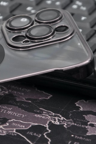 Apple Uyumlu iPhone 14 Pro Max Uyumlu Siyah Renkli İnce Kenarlı Şeffaf Sert Kapak Kılıf Siyah -