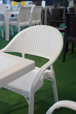 Alezy Bambu Balkon Bahçe Masa Takımı 4 Kişilik 70x70 Masa 4 Adet Bambu Koltuk Beyaz