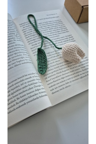 Ekru Lale Ŏrgü Amigurumi Kitap Ayracı Hediyelik Aksesuar