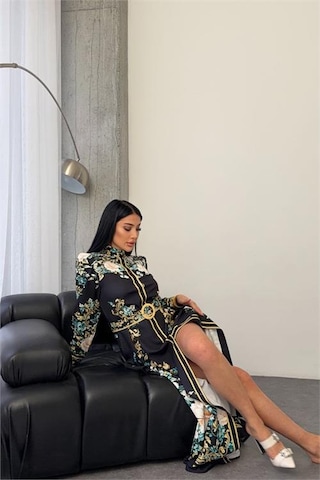 Neşeli Butik Kadın Siyah Hakim Yaka Çiçek Desenli Maxi Boy Tasarım Elbise Nbms2653 Siyah