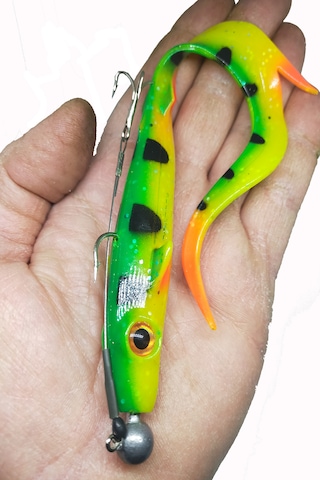Shock Tail 19 Cm Üçlü İğne Çelik Tel Modifiyeli Hazır Zokalı Silikon Yem 26 Gr