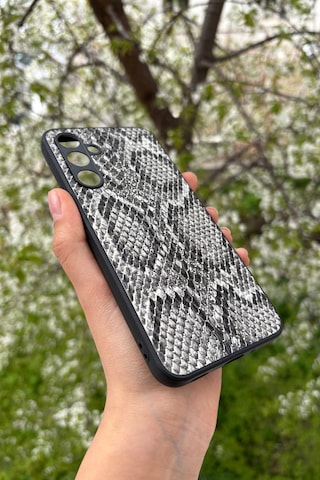 Samsung Uyumlu Galaxy A16 Yılan Desenli Kabartma Dokulu Kılıf Beyaz
