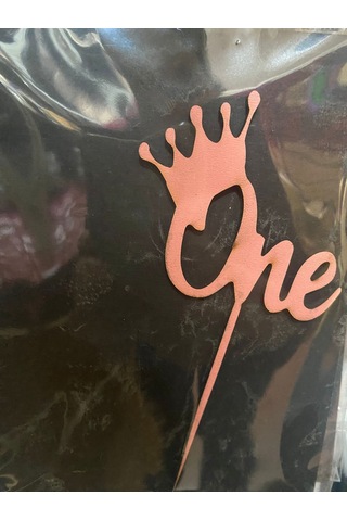 Premium Bebek Parti Sunum One Taçlı Pembe Ahşap Pasta Üzeri Süs