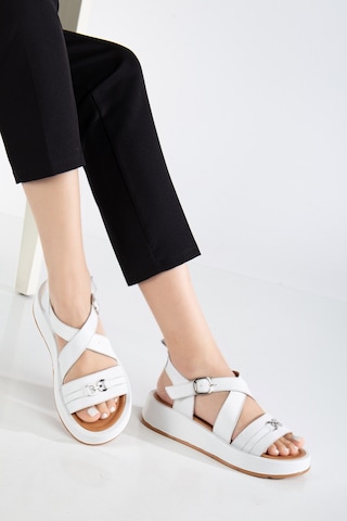 Analin Shoes Kadın Hakiki Deri Çapraz Bilekten Bantlı Günlük Sandalet Beyaz