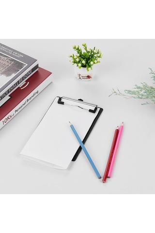Youmex Siyah A6 Plastik Ofis Yazma Tahtası - Dayanıklı Çelik Kıskaçlı Belge Tutucu, Duvar Asma Düğmeli Çok Renkli