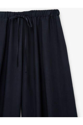Koton Viskon Kumaş Beli Bağcıklı Loose Fit Cepli Balon Pantolon Lacivert 7wak40043pw