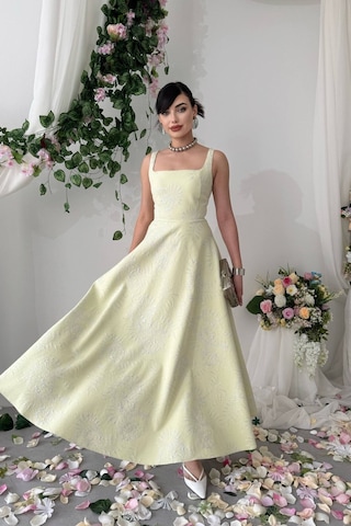 Nils Butik Askılı Kare Yaka Jakar Desenli Seraphine Midi Elbise Açık Sarı