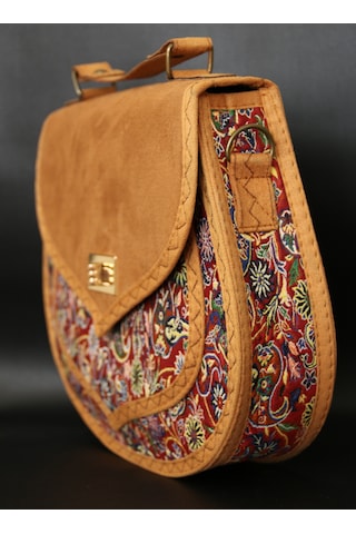 Pujiva, Büyük Boy, Etnik, Kilim Desenli, El Ve Omuz Askılı, Fermuarlı, Kilitli, Desenli Çanta En 27 Boy 23 D 6 Kırmızı
