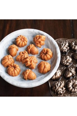 Nordicware 92048 Mini Balkabakları Kek Kalıbı Kahverengi