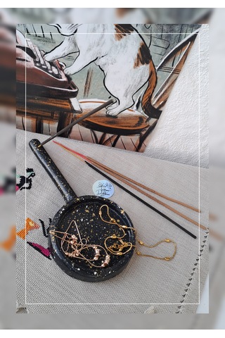 Minimalist Saplı Beyaz El Yapımı Konik Ve Çubuk Tütsülük Dekoratif Obje