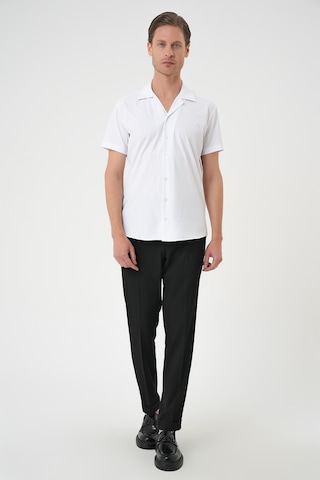 Efor Slim Fit Apaş Yaka Kısa Kol Esnek Casual Beyaz Gömlek G 1589 Beyaz