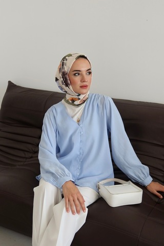 Moonsc Kadın Regular Fit V Yaka Önü Brit Detaylı Mavi Tesettür Gömlek