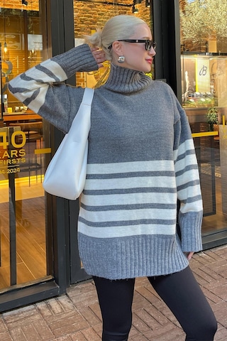 Madmext Gri Oversize Balıkçı Yaka Çizgili Kazak Mg2168 Gri