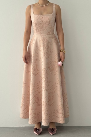 Nils Butik Askılı Kare Yaka Jakar Desenli Seraphine Midi Elbise Açık Pembe