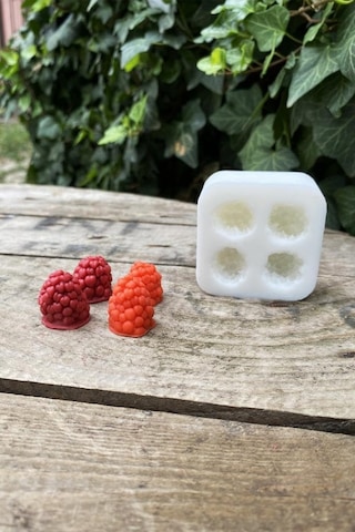 Böğürtlen Dörtlü Mum Kalıbı Silikon 2 X 1,7 X 2 Cm Küçük Süsleme Kalıbı 1 Adet 50 x 22