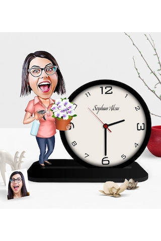 Kişiye Özel Ev Hanımı Anne Karikatürlü Ahşap Masaüstü Saat - 2