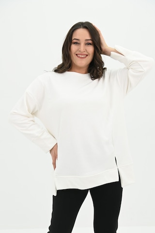Kadın Büyük Beden Oversize Yırtmaç Detaylı Sweatshirt 1865-25 Ekru
