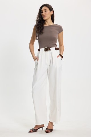 Tudors Kadın Slim Fit Dar Kesim Kısa Kollu Kayık Yaka Kahverengi Bluz-50542